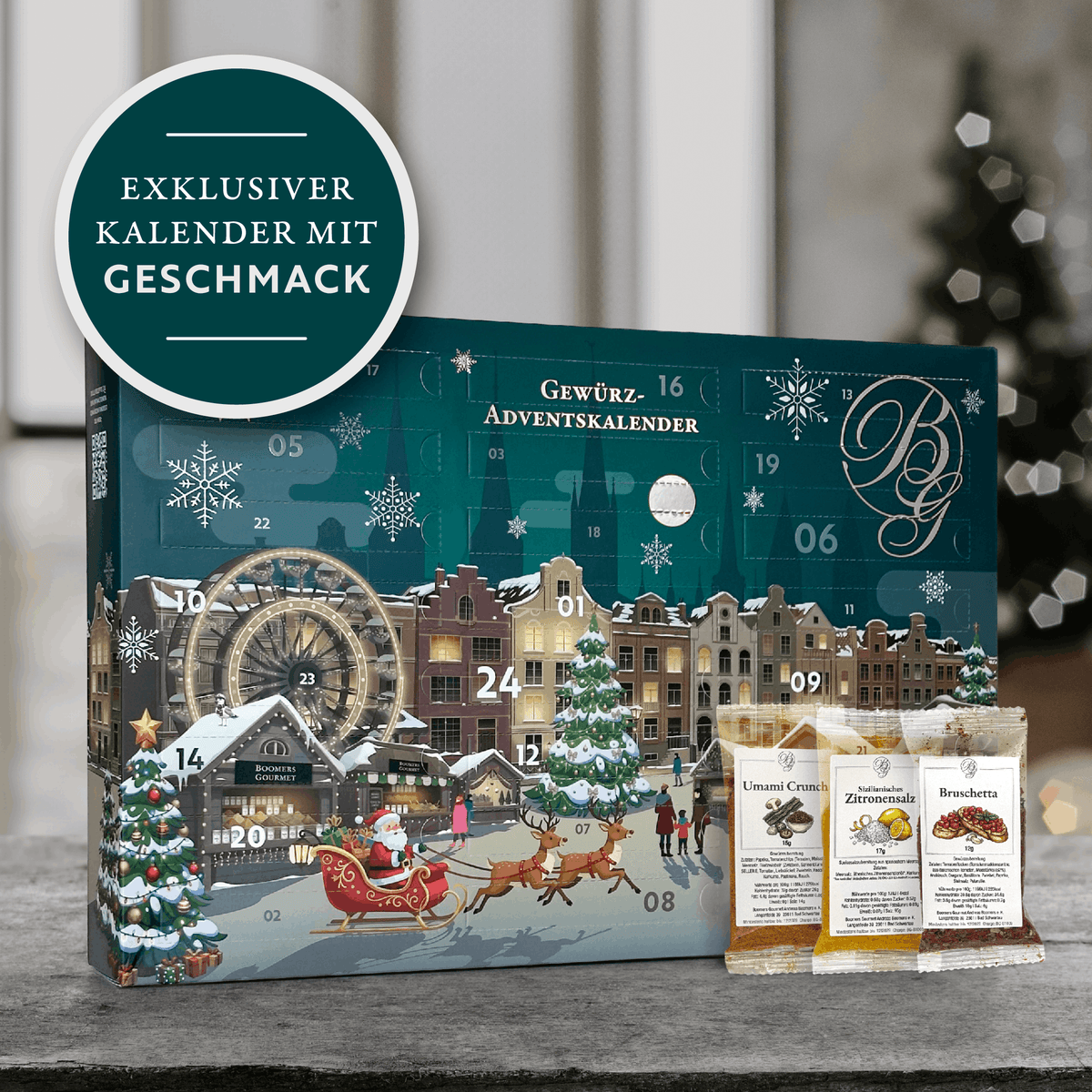 Gewürz Adventskalender 2026 vor geschmücktem Weihnachtsbaum